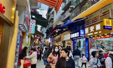 Stats: Retail sales value falls 3.2% in 2025