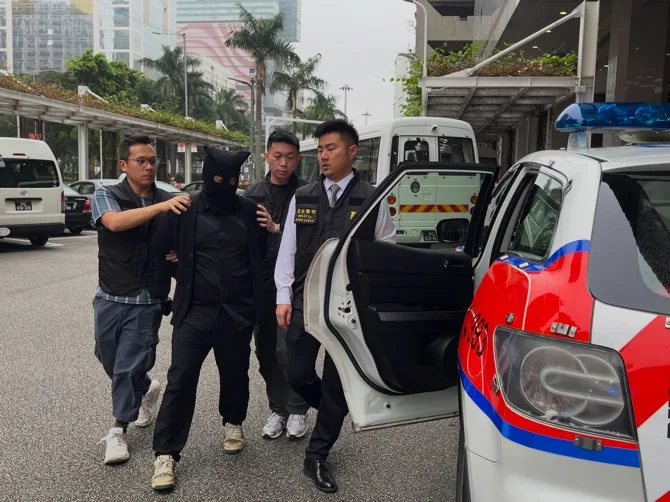 Crime: Mainland suspects held in RMB7.3 million fraud, currency dispute