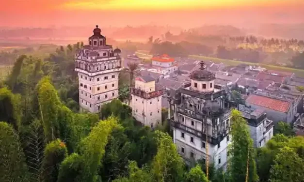 Familiarisation through hedonism: dining, exploring and communing