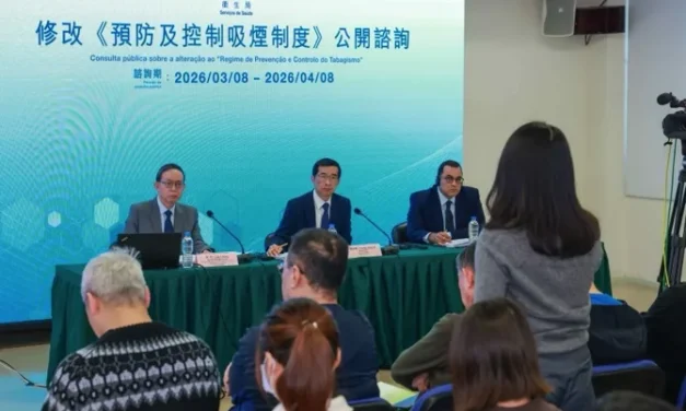 Health: Businesses support outdoor smoking ban, e-cigarette crackdown