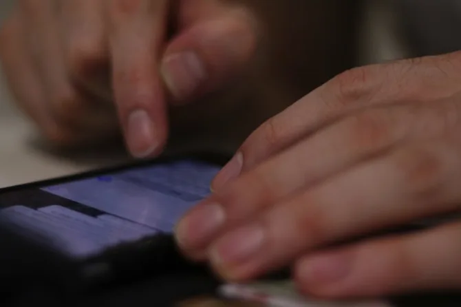 Crime: Middle-aged woman loses over MOP60,000 in suspected online scam